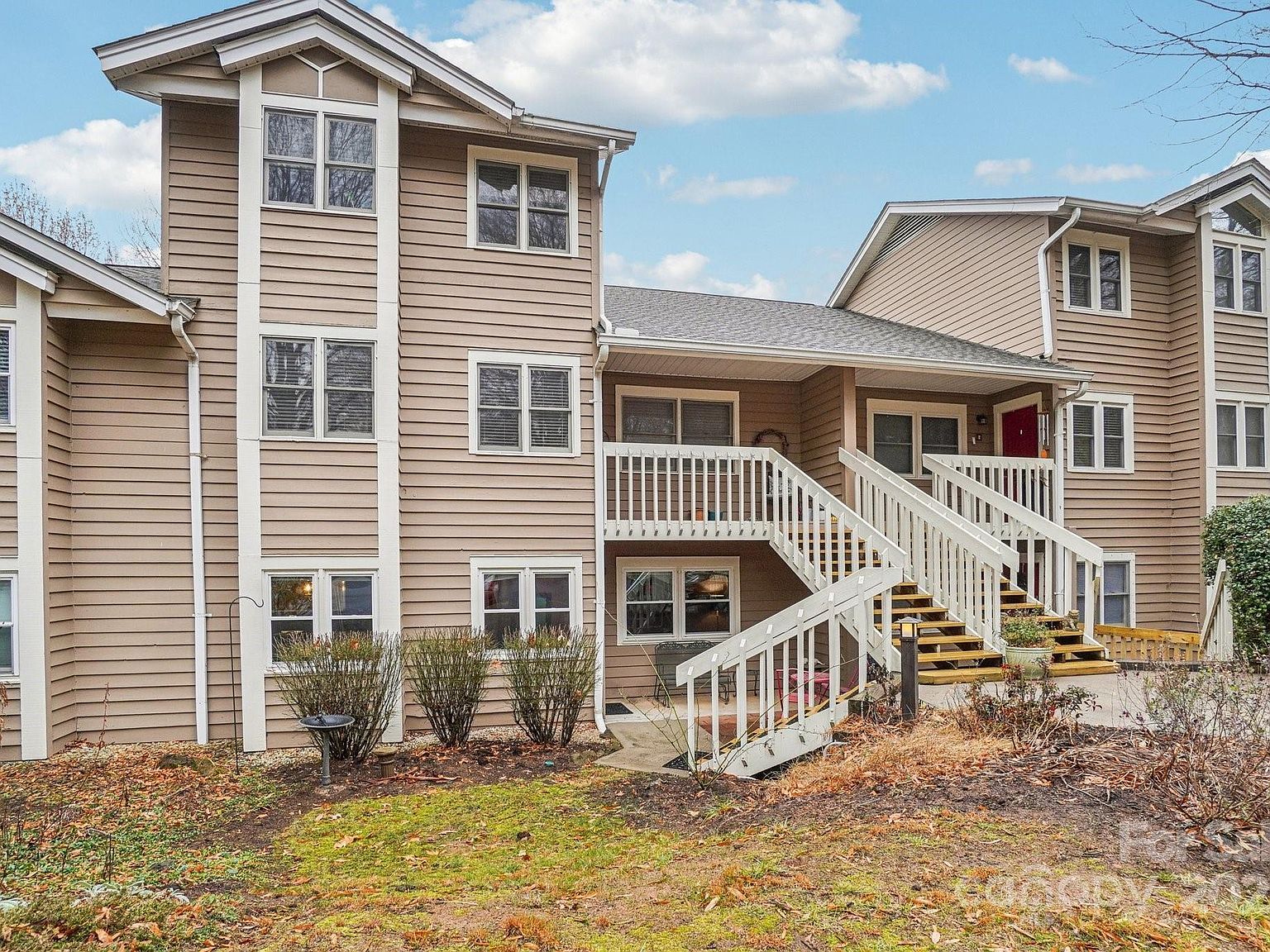 2 Creekside Ln Asheville, NC 28803 - Thumbnail 2