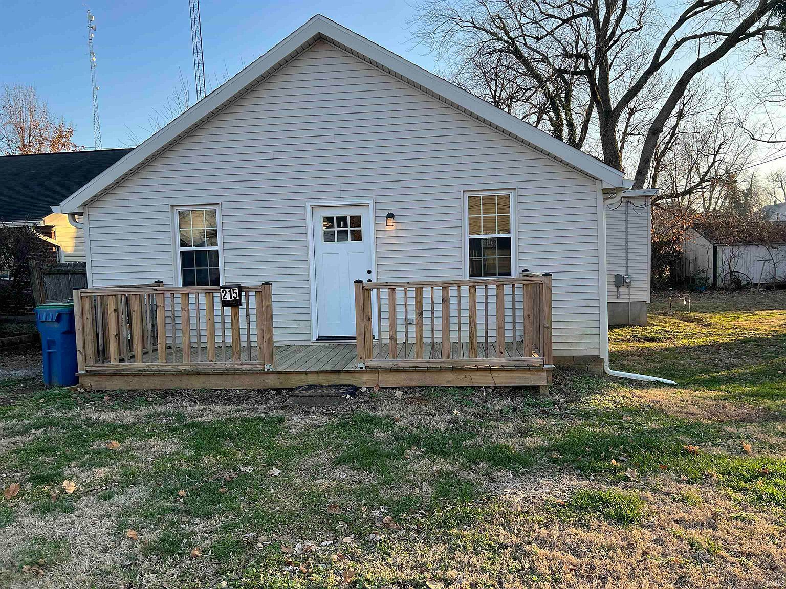 215 E Chestnut St Boonville, IN 47601 - Thumbnail 2