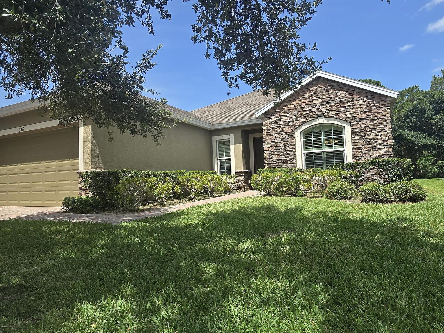 346 Lexington Ave SW Vero Beach, FL 32962 - Thumbnail 2