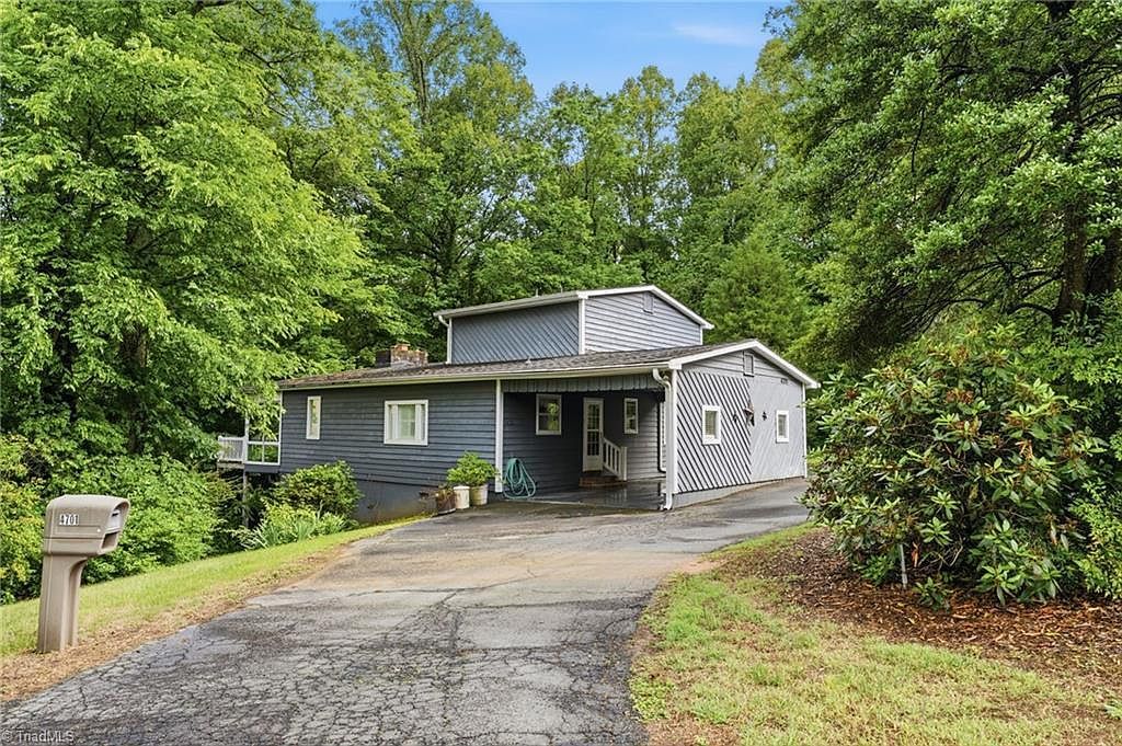 4701 New Walkertown Rd Walkertown, NC 27051, 27051