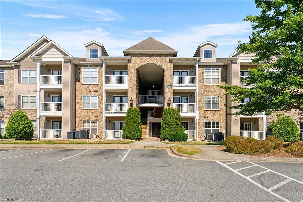 7100 W Friendly Ave Unit 105 Greensboro, NC 27410, 27410