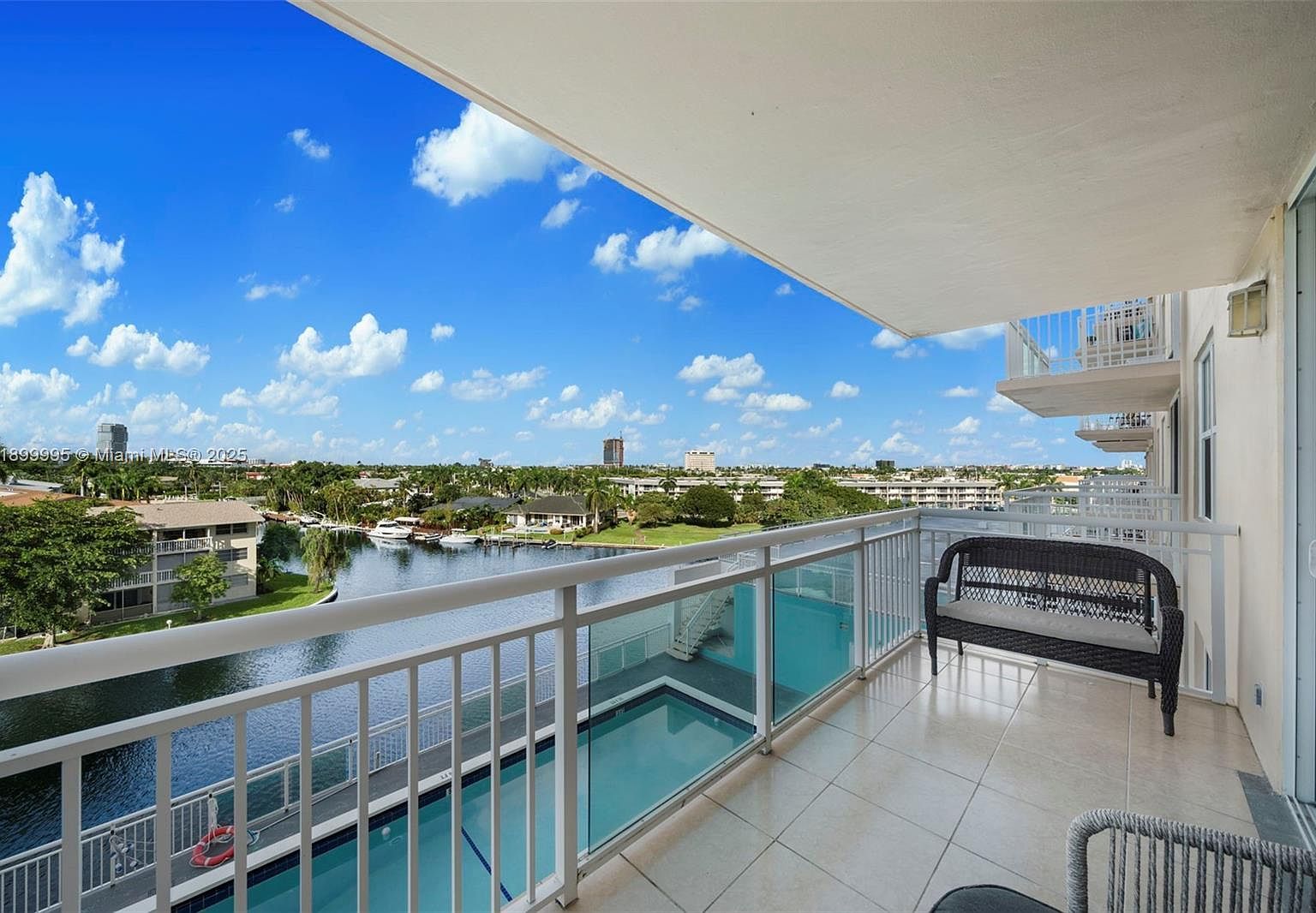 437 Golden Isles Dr APT 5J Hallandale Beach, FL 33009 - Thumbnail 2