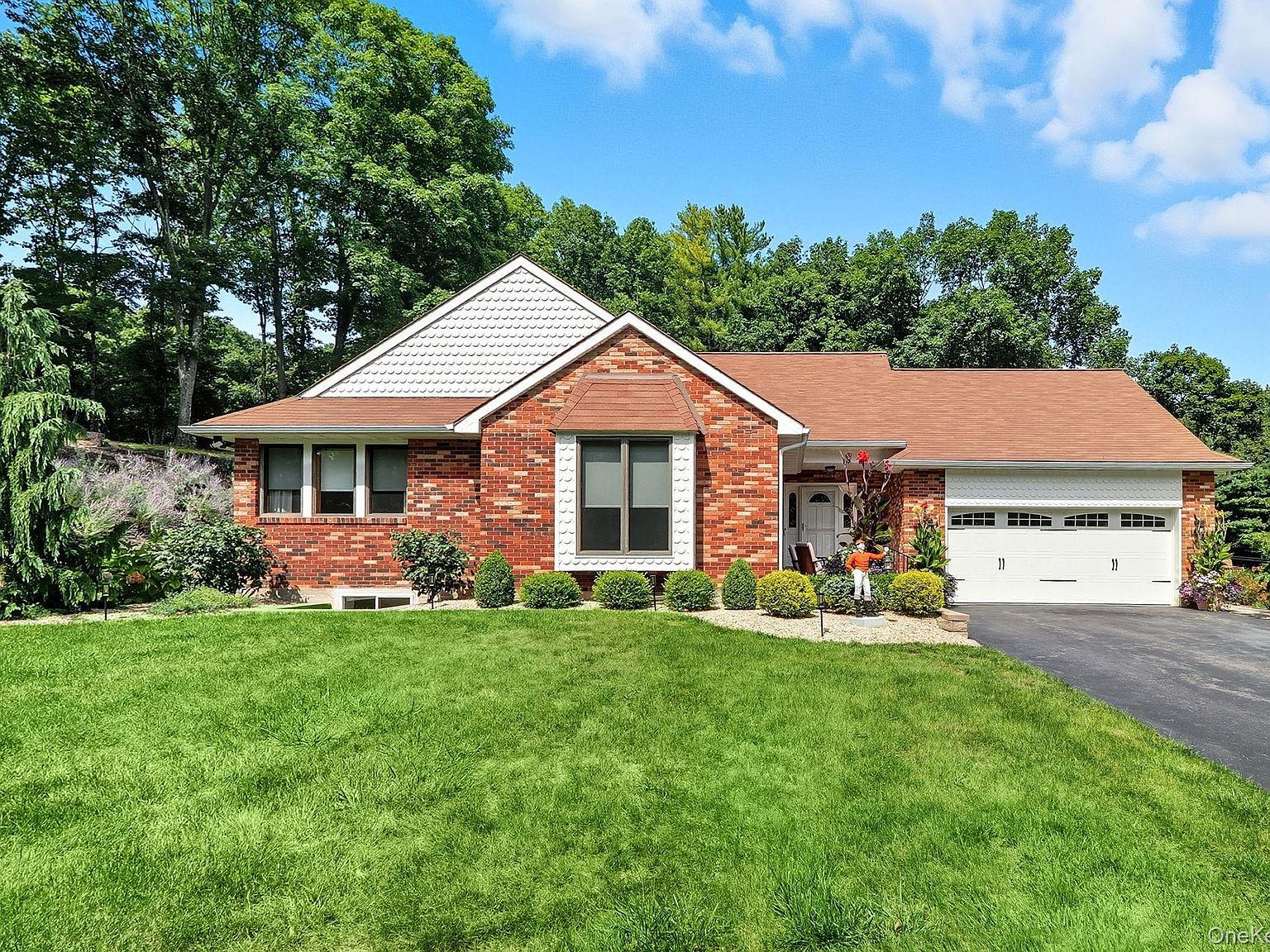 30 Red Hawk Ln Poughkeepsie, NY 12601 - Thumbnail 2