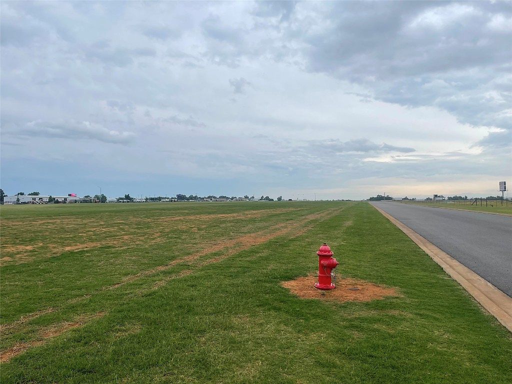 9 S Waylon Cir Weatherford, OK 73096 - Thumbnail 2