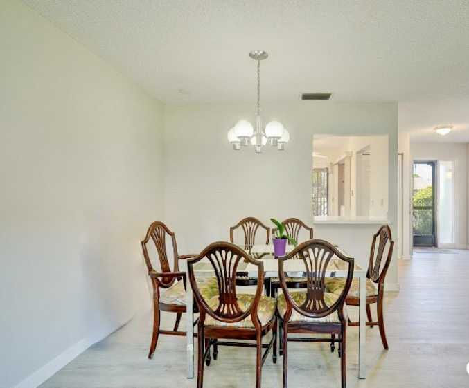 61 Macadamia Ct, Royal Palm Beach, FL 33411, USA - Thumbnail 5