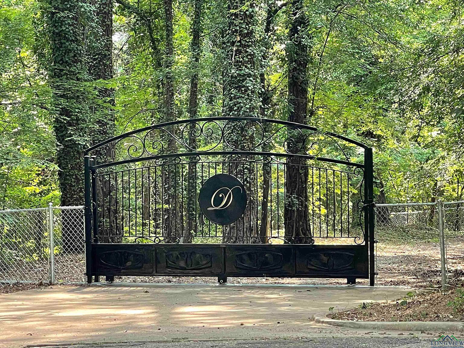 1611 Clarendon St Longview, TX 75601 - Thumbnail 2