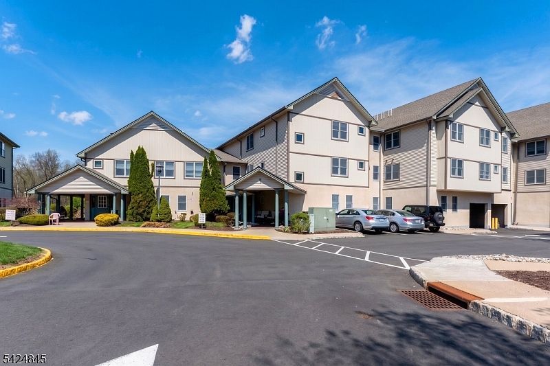 81 Park Ave Unit 2K Berkeley Heights, NJ 07922  | Condominium