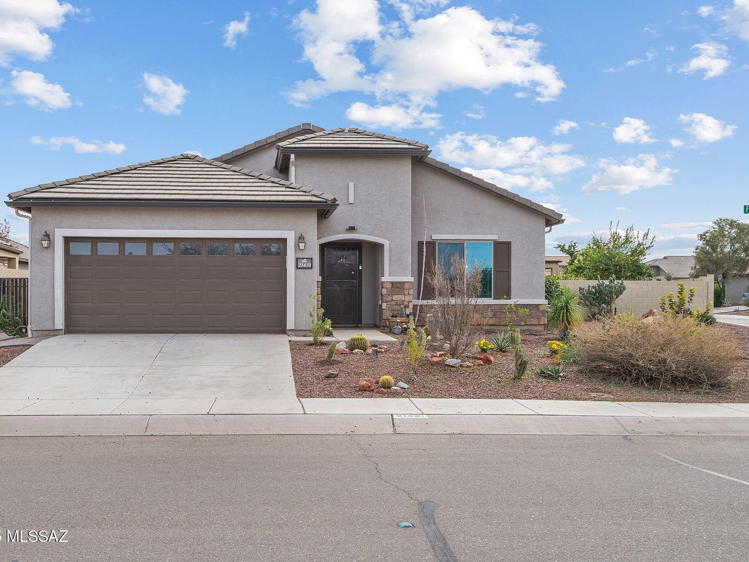 21431 E Freedom Dr Red Rock, AZ 85145 - Thumbnail 2