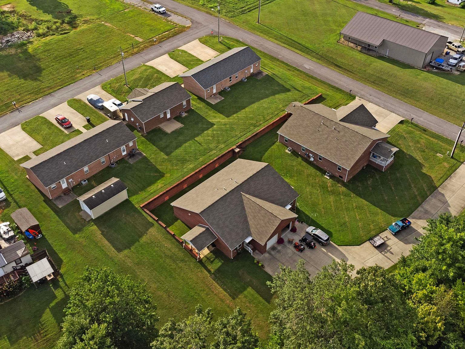 1223/1233 Clyde Elrod Ave Kevil, KY 42053 - Thumbnail 2