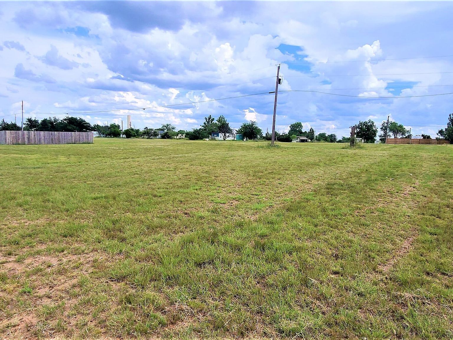 299 Douglas Dr Howardwick, TX 79226 - Thumbnail 2
