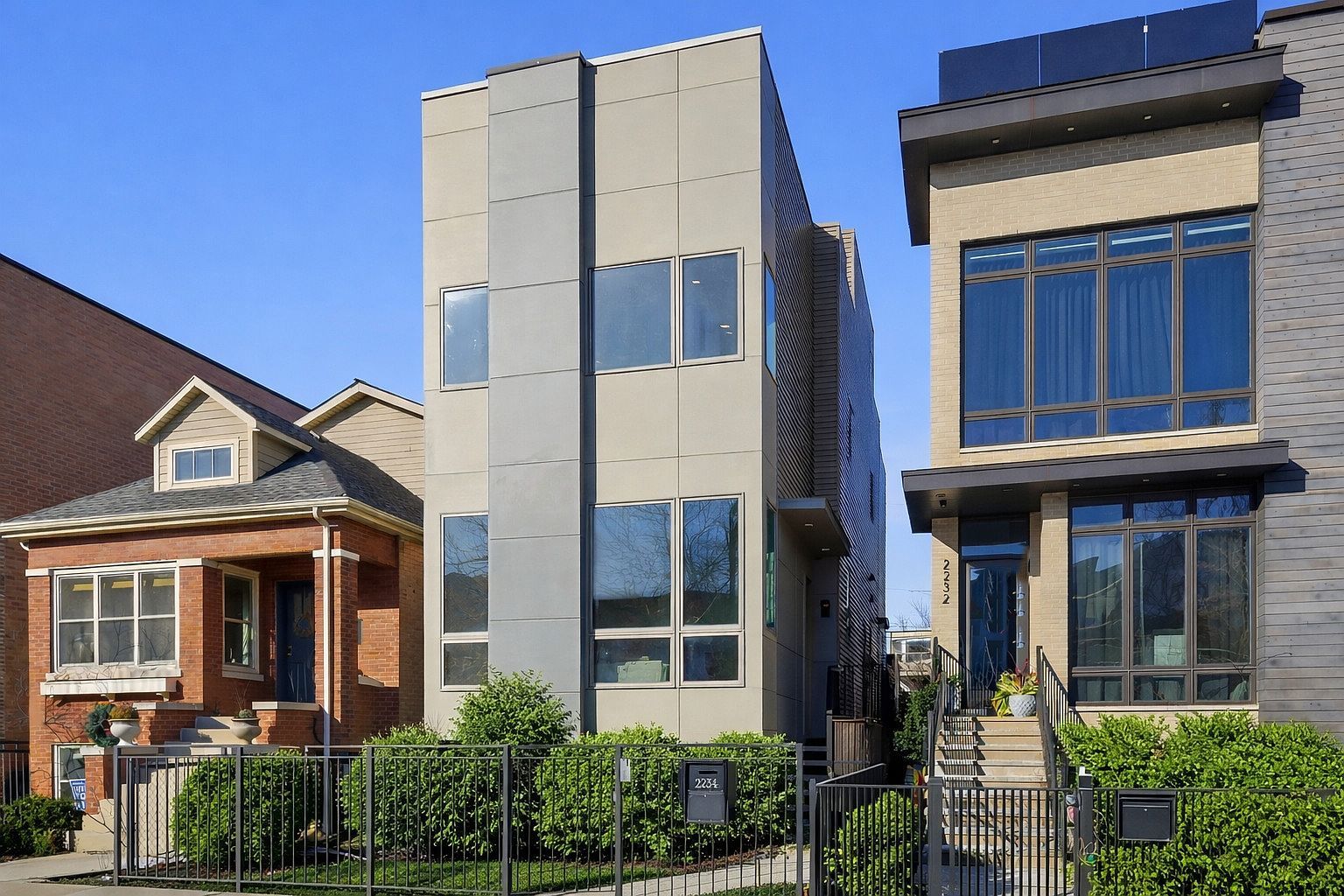 2234 W Huron St Chicago, IL 60612 - Thumbnail 2