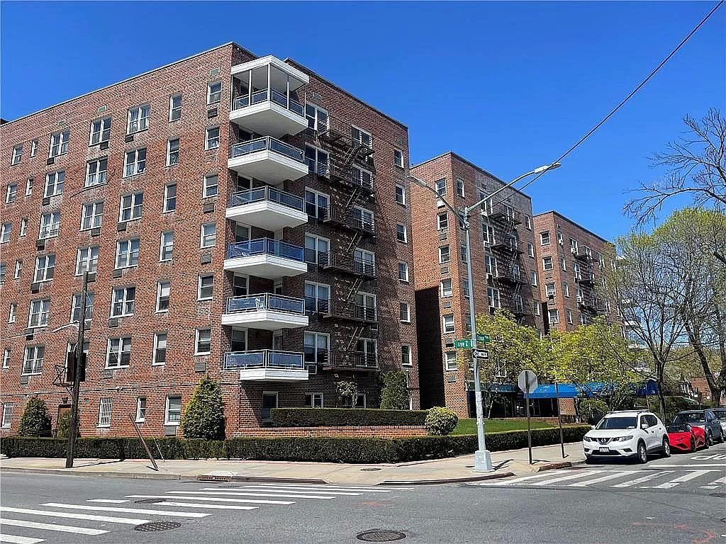 2580 Ocean Pkwy APT 3C Brooklyn, NY 11235 - Thumbnail 2