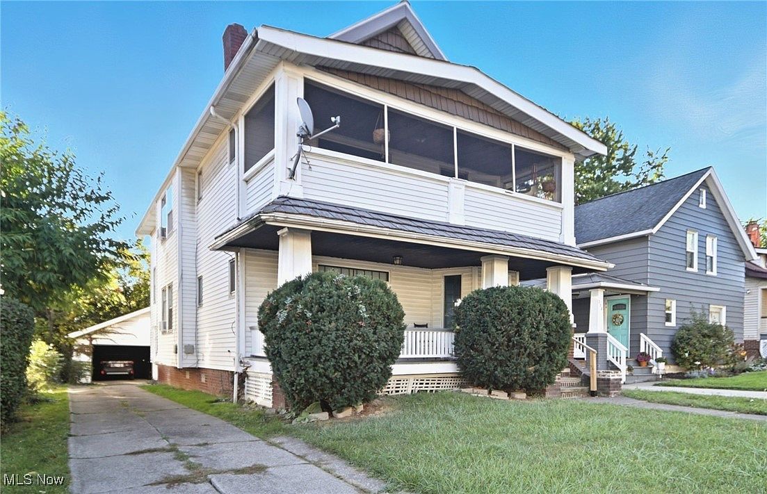 3319 W 111th St Cleveland, OH 44111 - Thumbnail 2