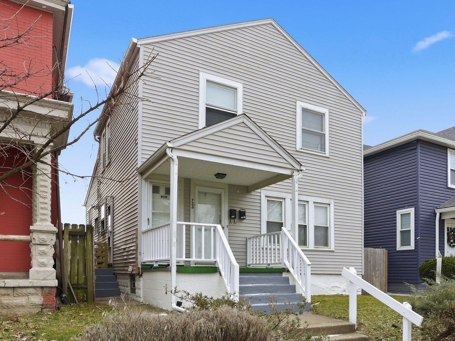 753 1/2 Sullivant Ave Columbus, OH 43222 - Thumbnail 2