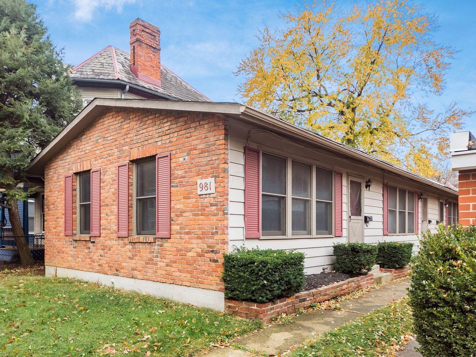 981 Highland St Columbus, OH 43201 - Thumbnail 2