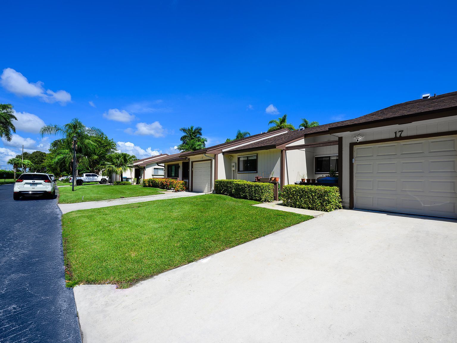17 Mayfair Ln Boynton Beach, FL 33426 - Thumbnail 2