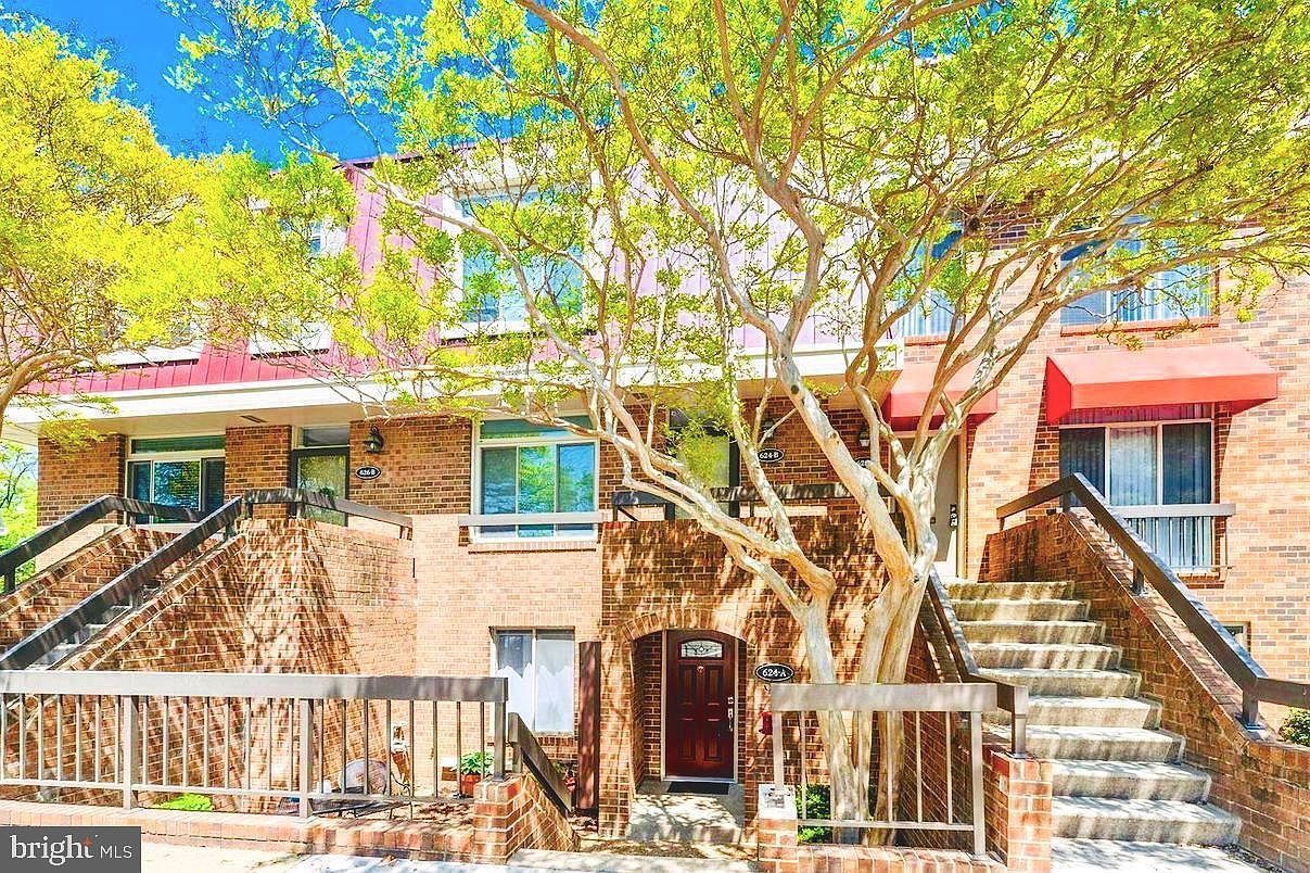 624 15th St S UNIT 1 Arlington, VA 22202 - Thumbnail 2