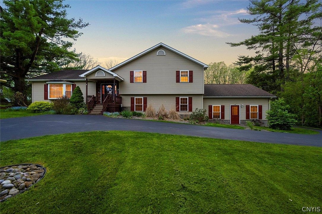 1880 Middle Rd Oneida, NY 13421 - Thumbnail 2