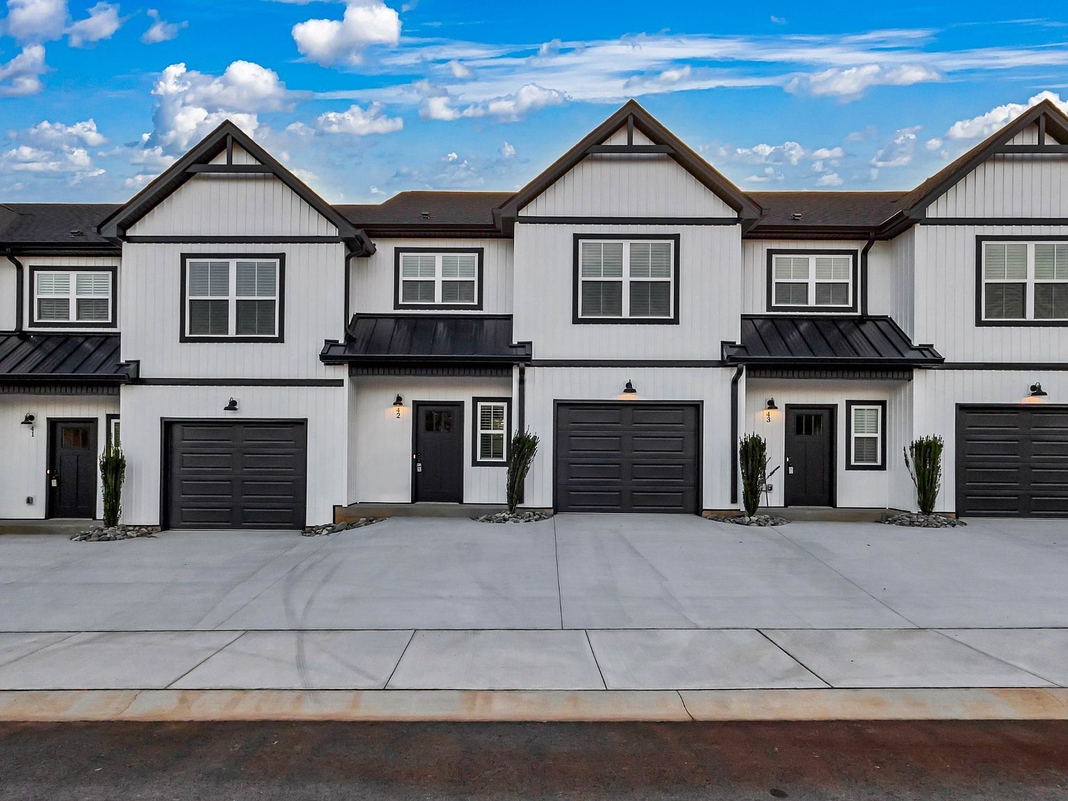 166 Sango Dr BUILDING 6-54 Clarksville, TN 37043 - Thumbnail 2