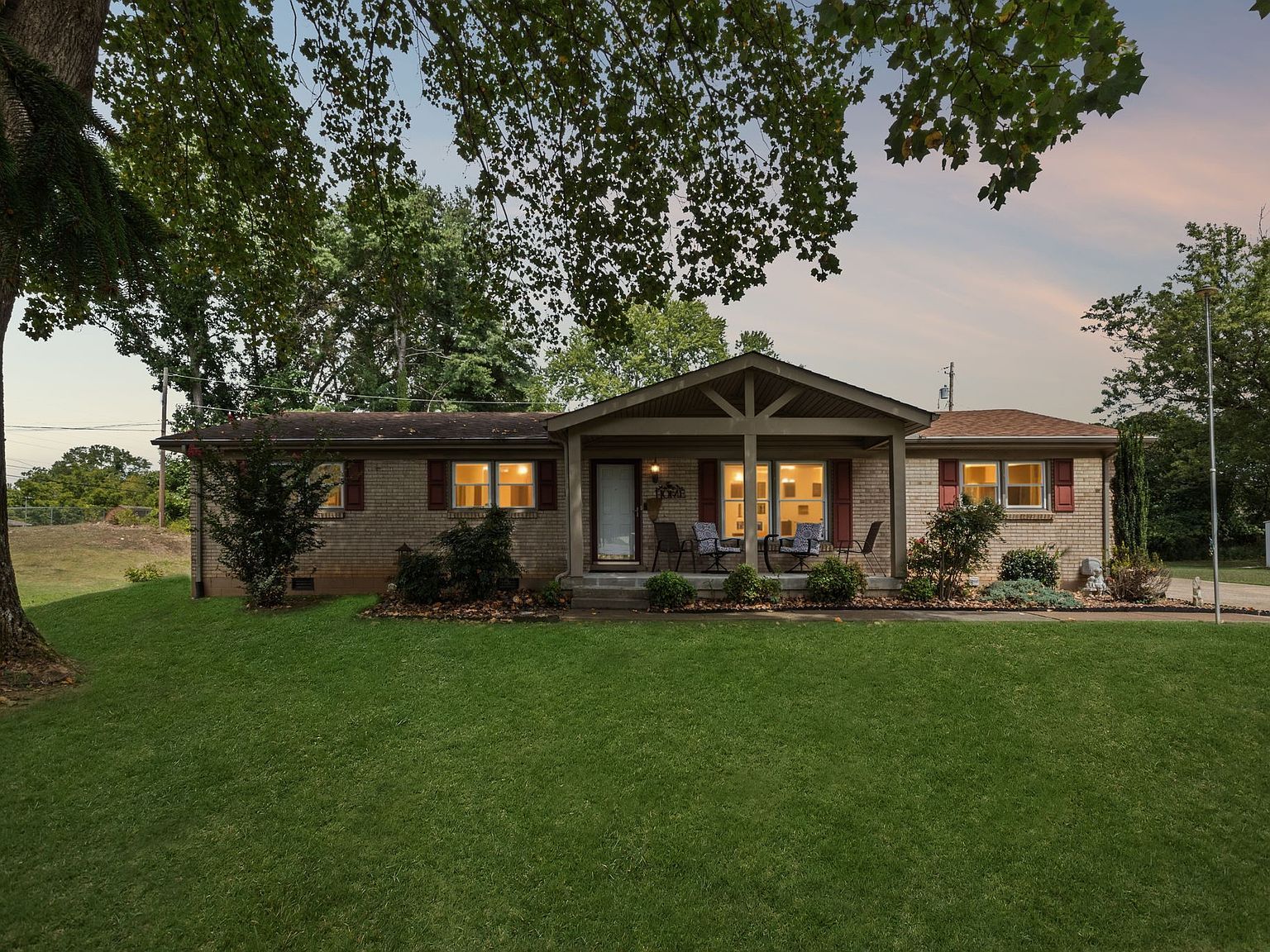 1877 Pardue Ct Clarksville, TN 37043 - Thumbnail 2