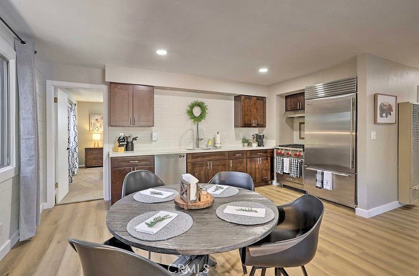 304 E Fairway Blvd Big Bear City, CA 92314 - Thumbnail 2