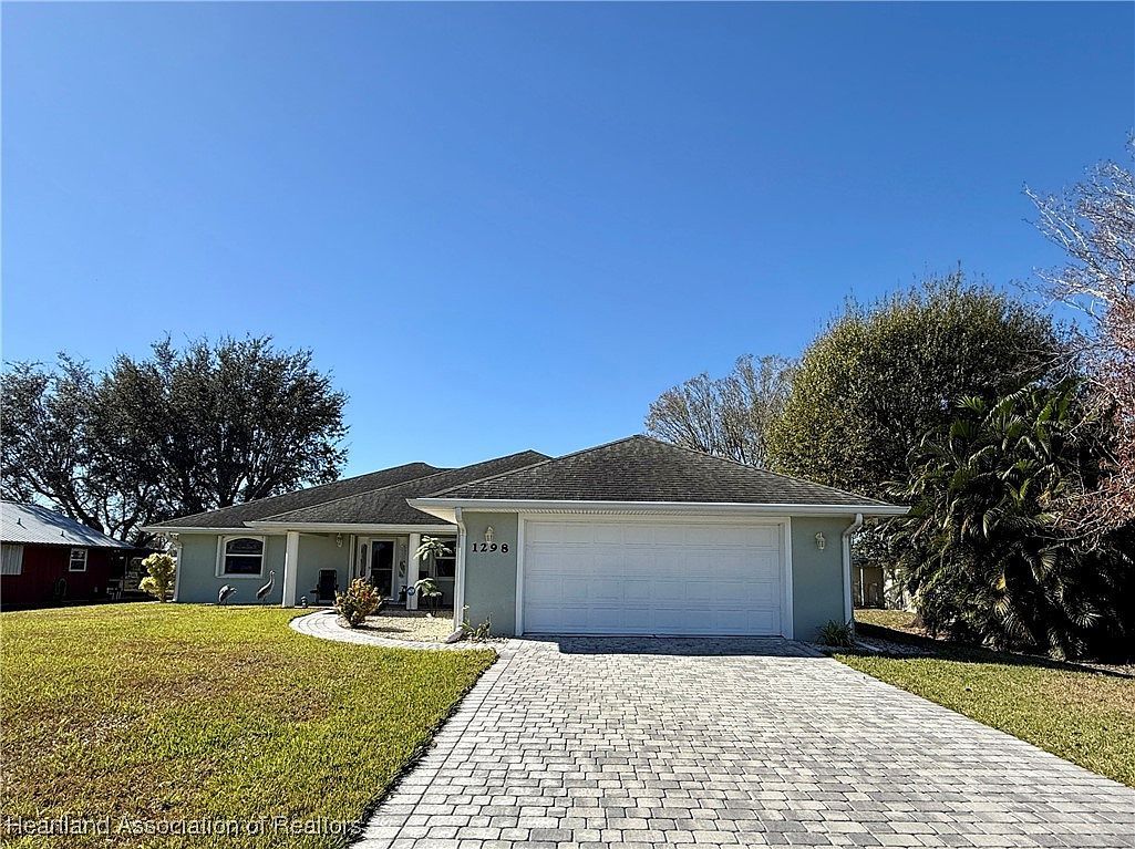 1298 Palm Ct Okeechobee, FL 34974 - Thumbnail 2