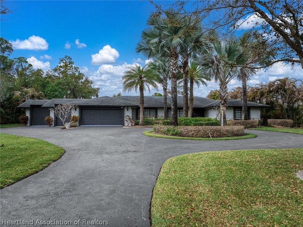 573 Holmes Ave Lake Placid, FL 33852 - Thumbnail 2