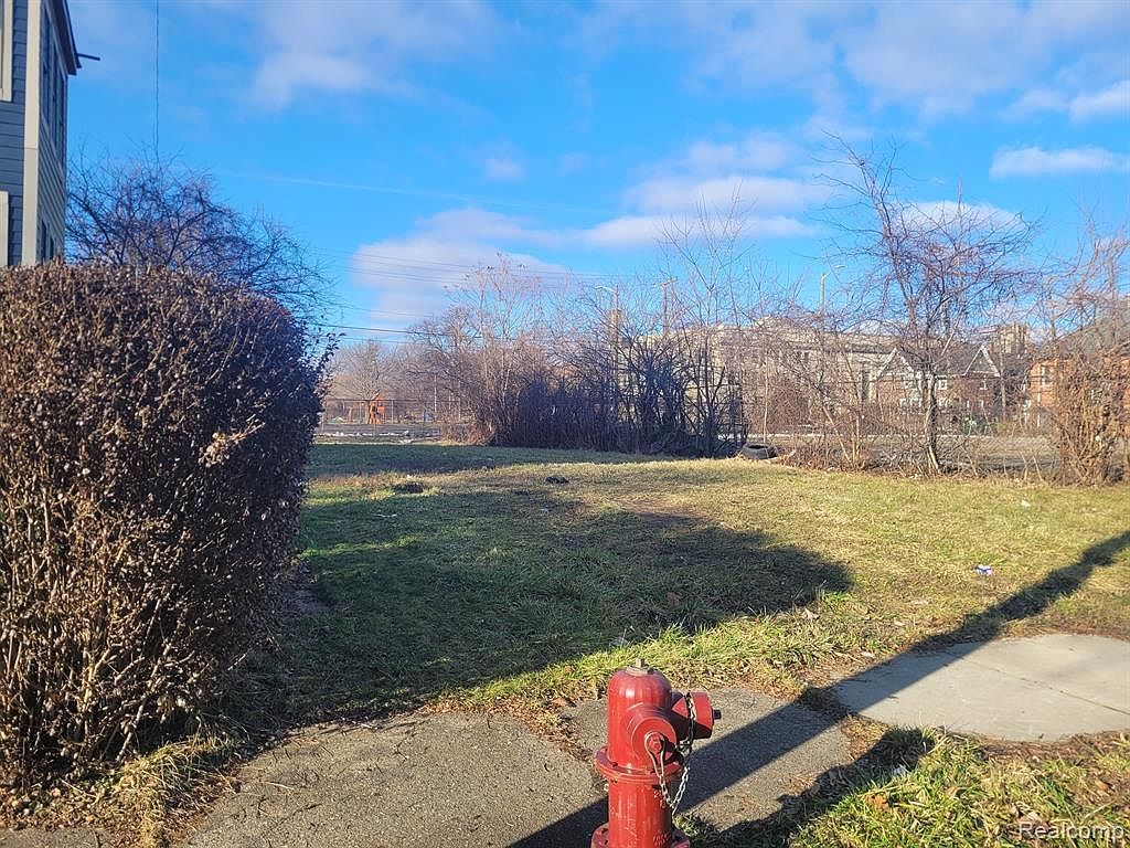 90 Blaine St Detroit, MI 48202 - Thumbnail 2