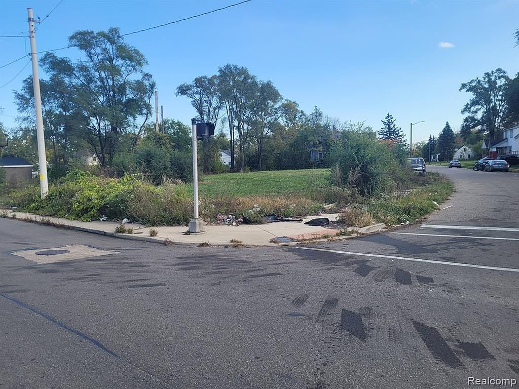 12796 Strasburg St Detroit, MI 48205 - Thumbnail 2