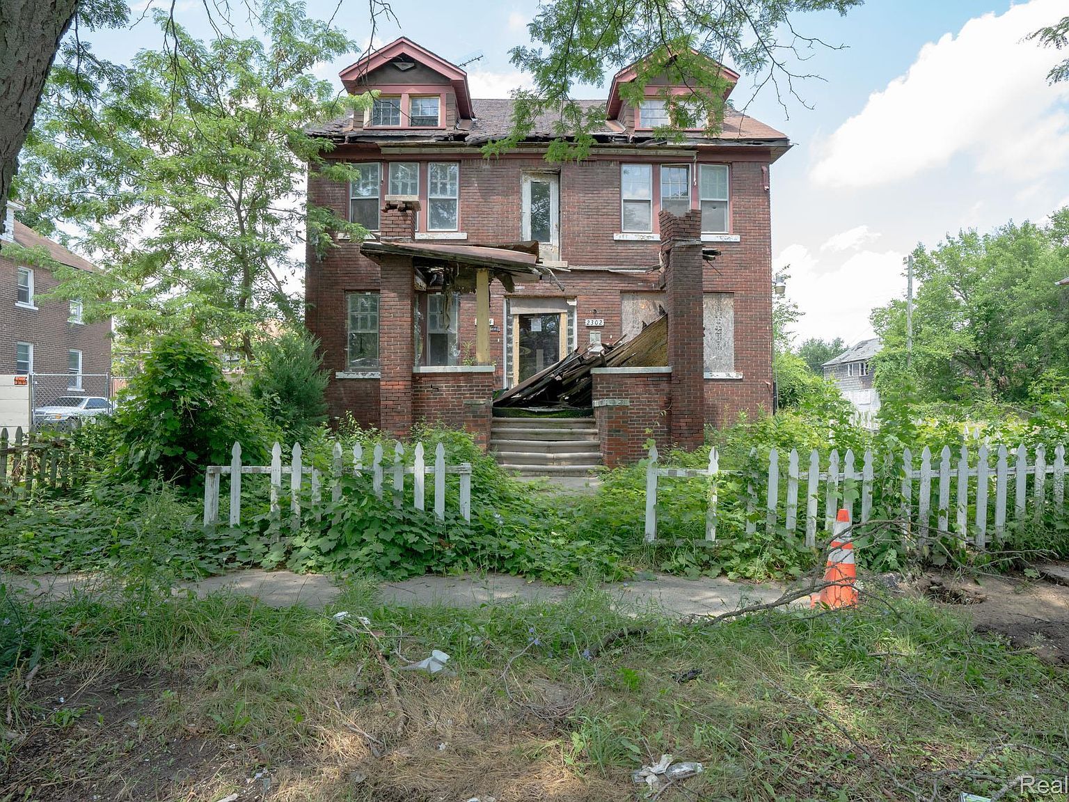 2302 W Grand St Detroit, MI 48238 - Thumbnail 2