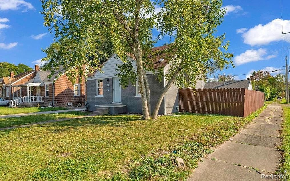 16600 Bringard Dr Detroit, MI 48205 - Thumbnail 2