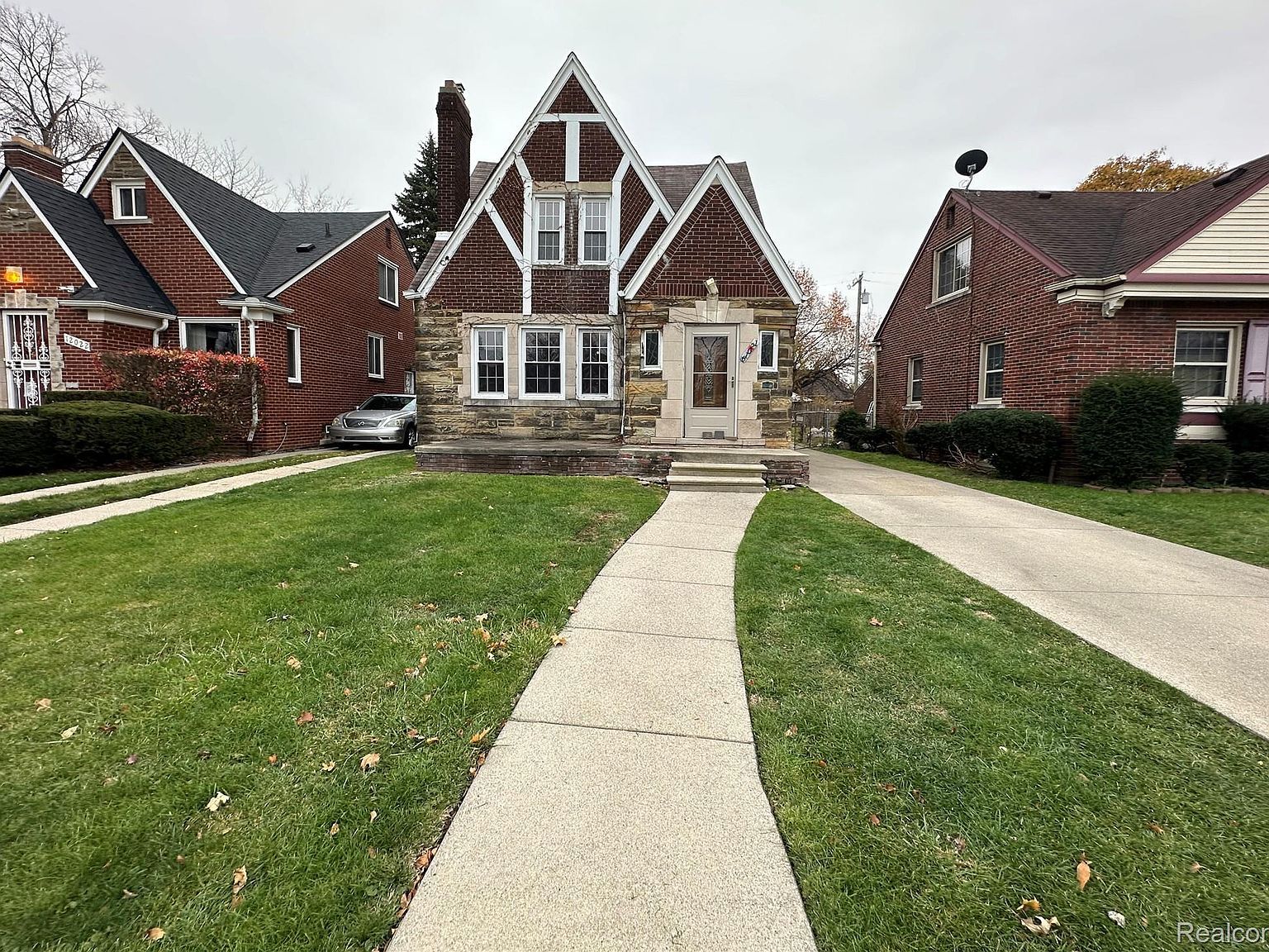 12016 Nashville St Detroit, MI 48205 - Thumbnail 2