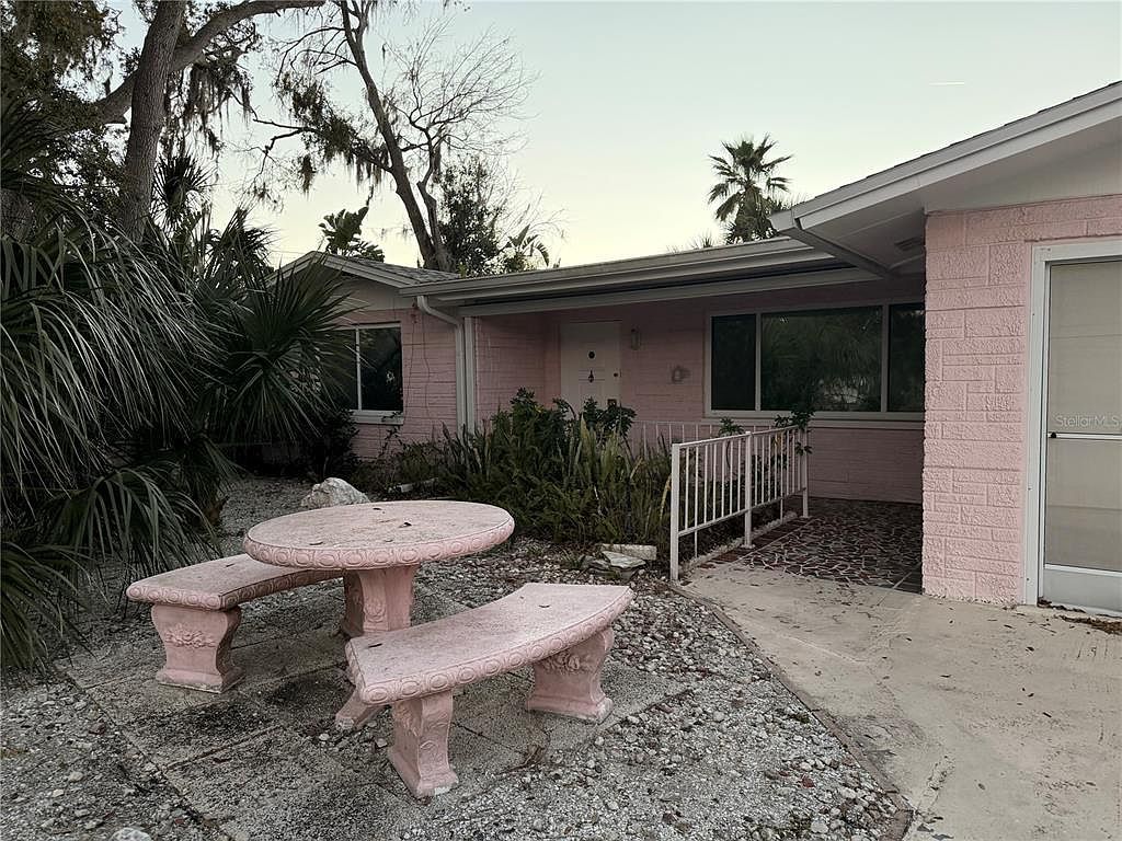 7127 Peninsular Dr New Port Richey, FL 34652 - Thumbnail 2