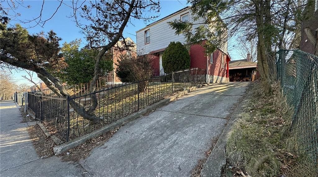 242 Vanderbilt Ave Staten Island, NY 10304 - Thumbnail 2