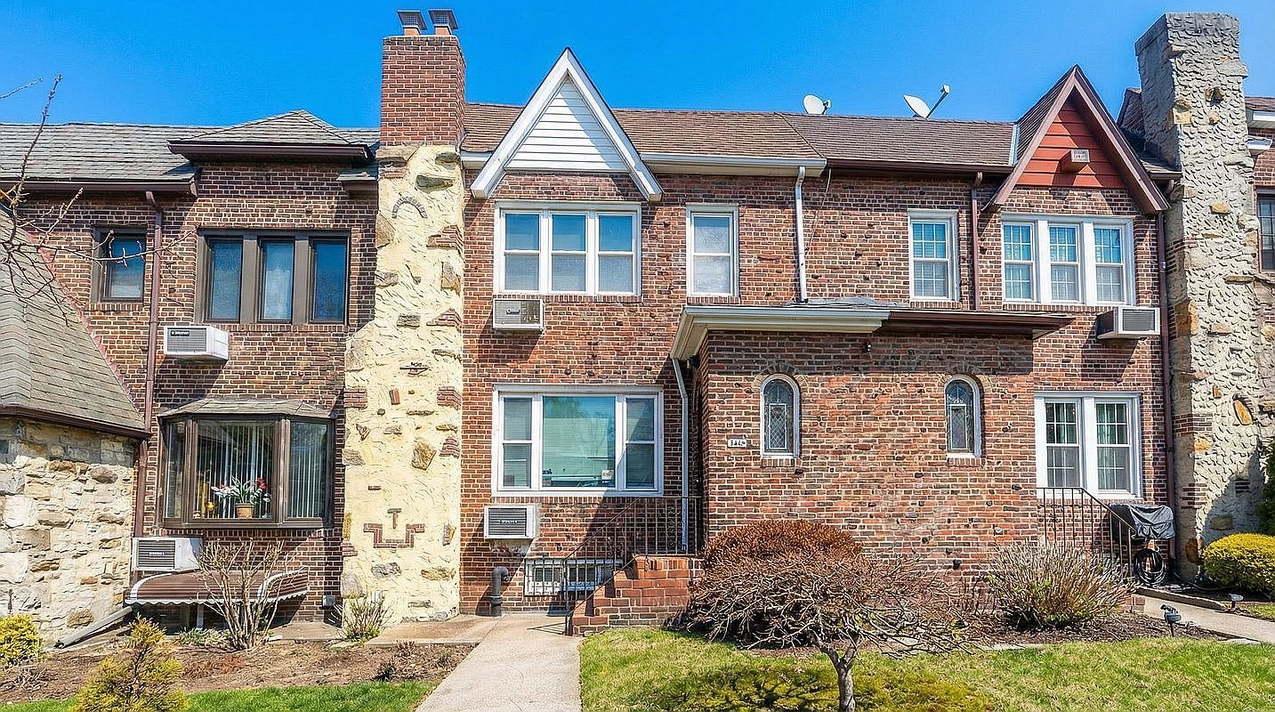 64-61 82nd Pl Middle Village, NY 11379 - Thumbnail 2