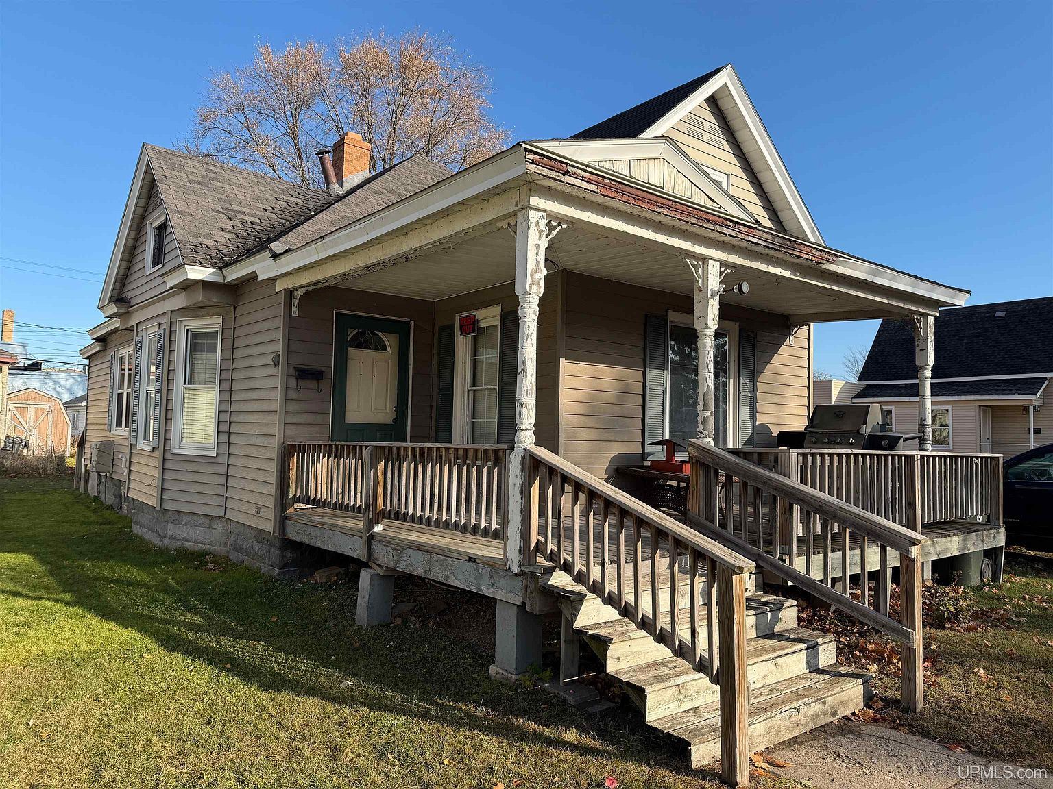 418 1st Ave S Escanaba, MI 49829 - Thumbnail 2