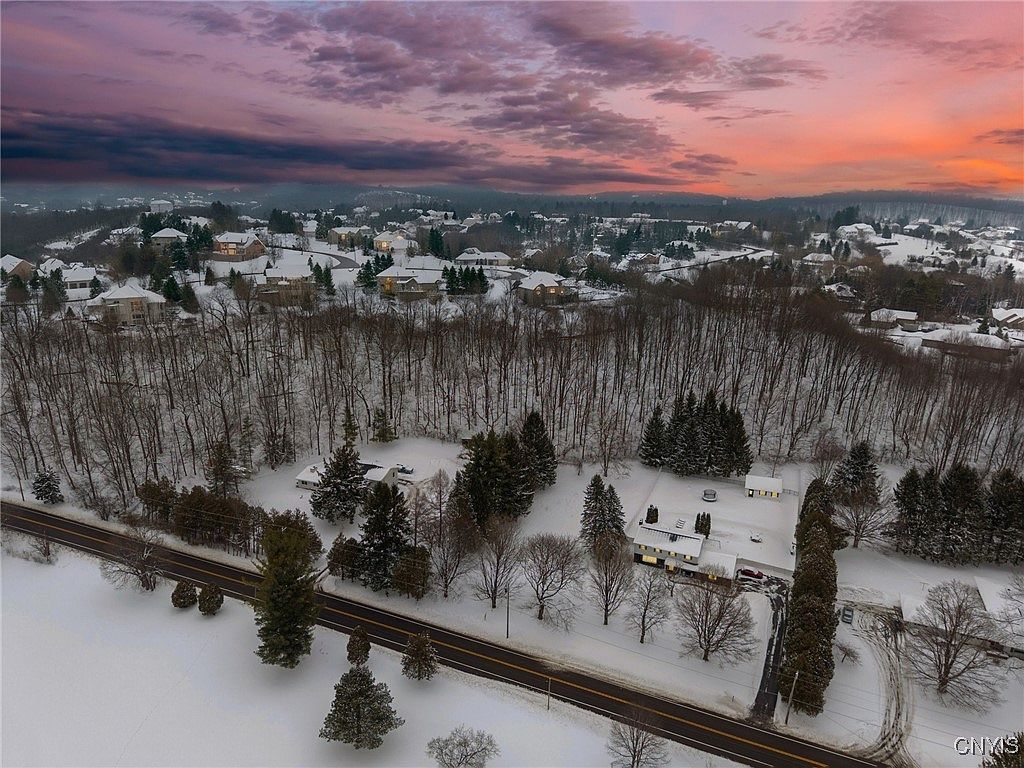 1077 Nottingham Rd Jamesville, NY 13078 - Thumbnail 2