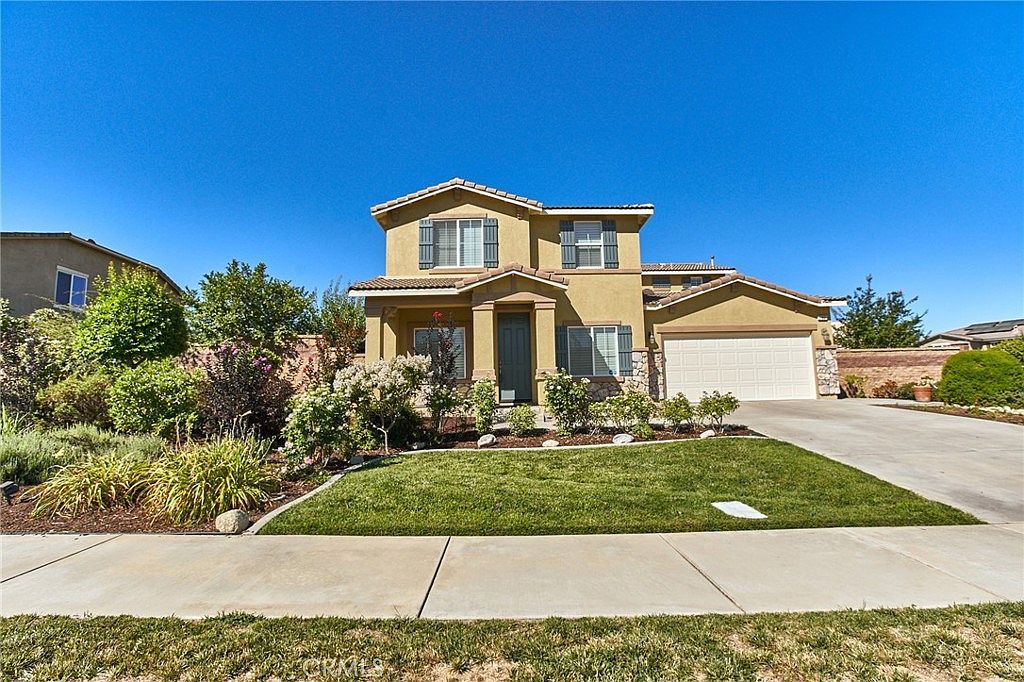 31801 Oakwood Cir Yucaipa, CA 92399 - Thumbnail 2