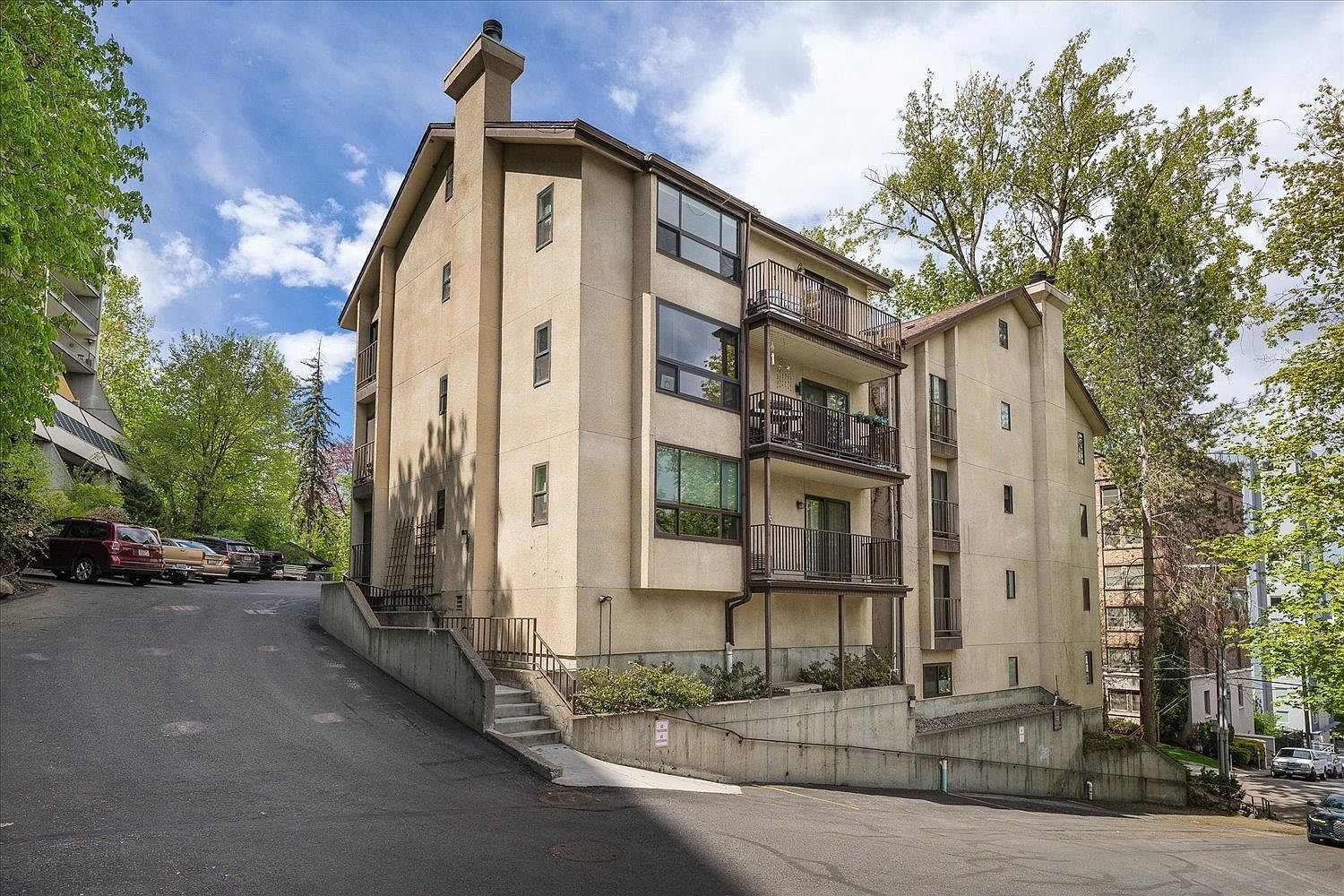 707 W 6th Ave APT 36 Spokane, WA 99204 - Thumbnail 2