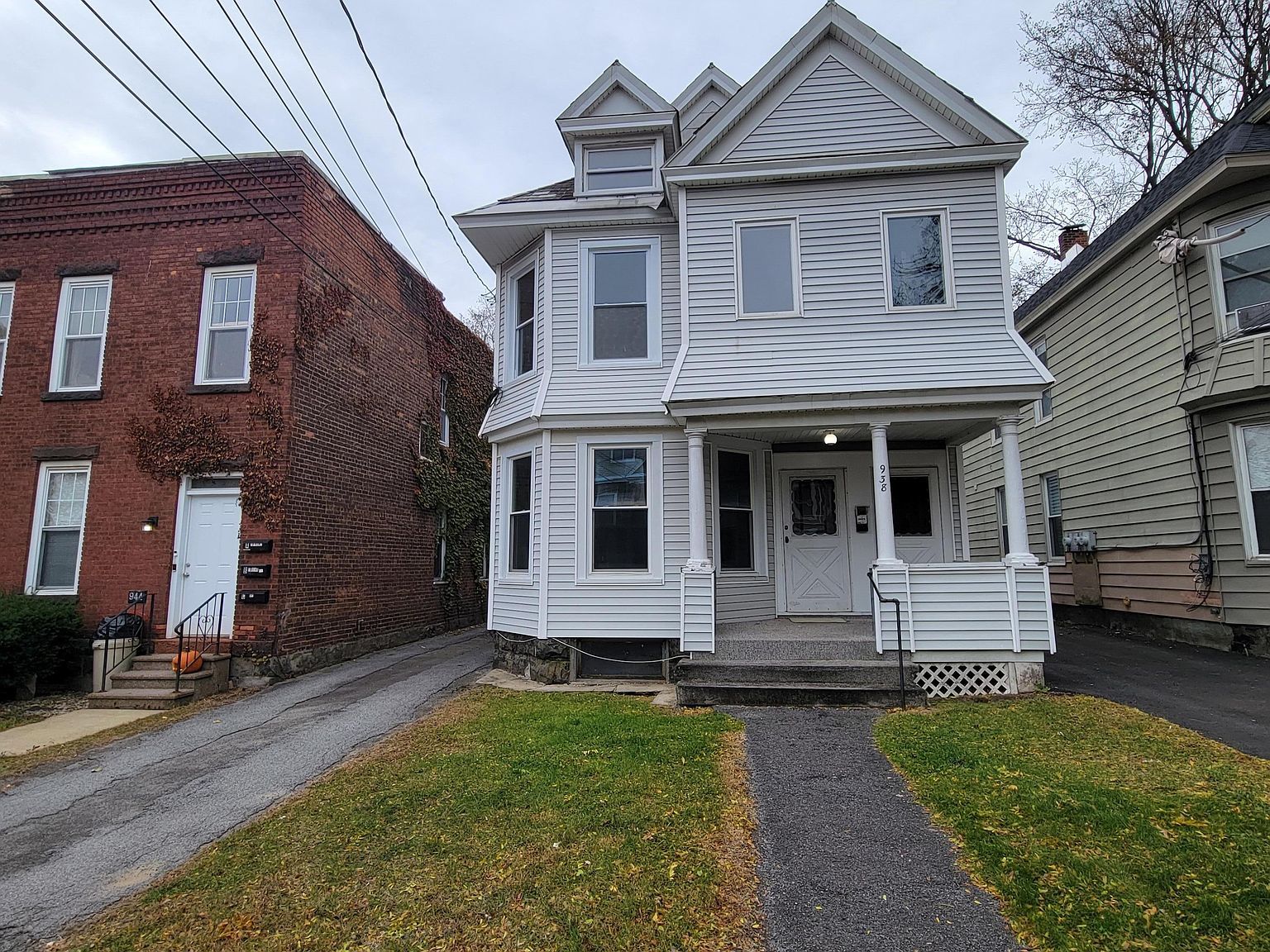 938 Park Ave Schenectady, NY 12308 - Thumbnail 2