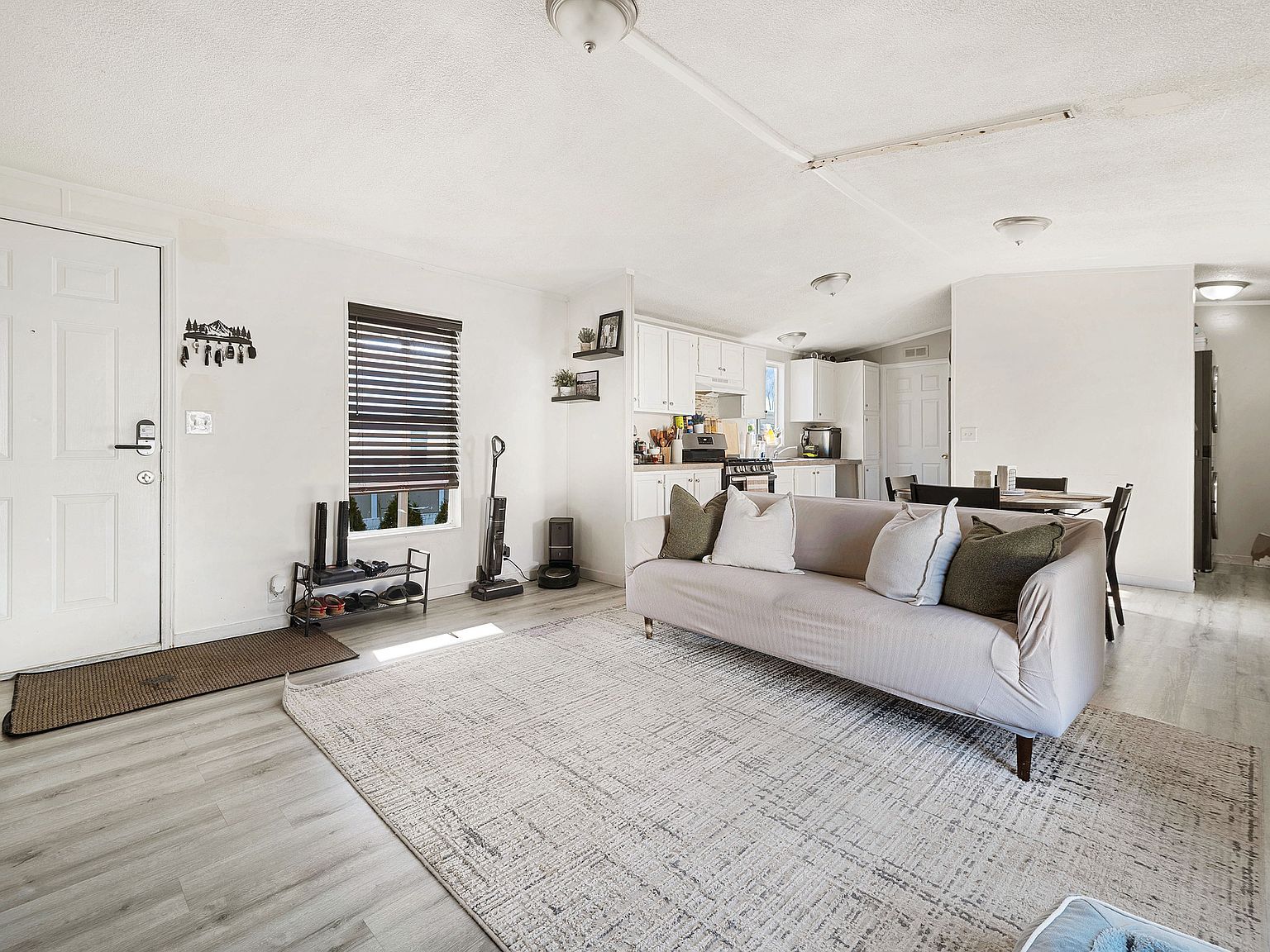 3896 S Parrott St Taylorsville, UT 84123 - Thumbnail 2