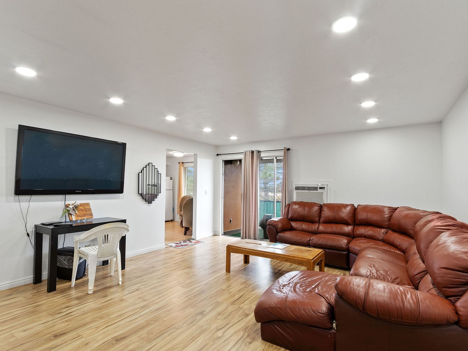 1842 E 5625 S APT C South Ogden, UT 84403 - Thumbnail 2