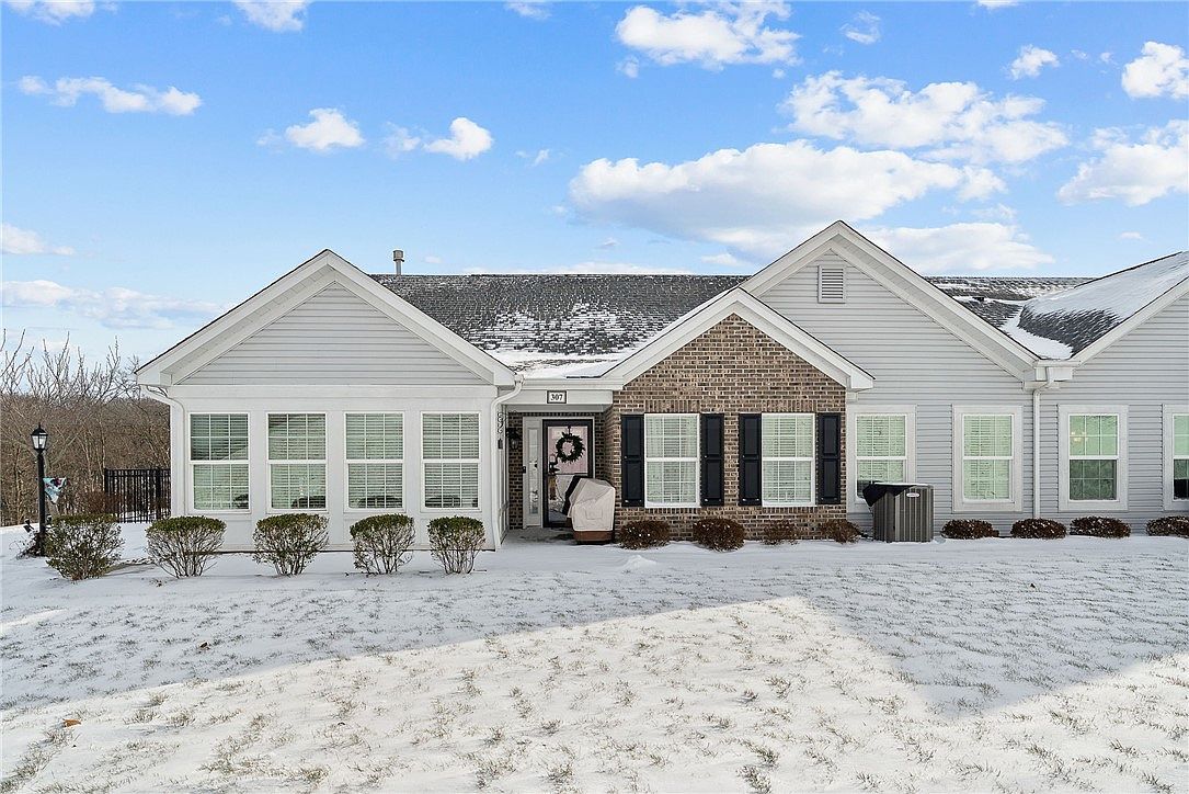 307 Spring Valley Dr Zelienople, PA 16063 - Thumbnail 2