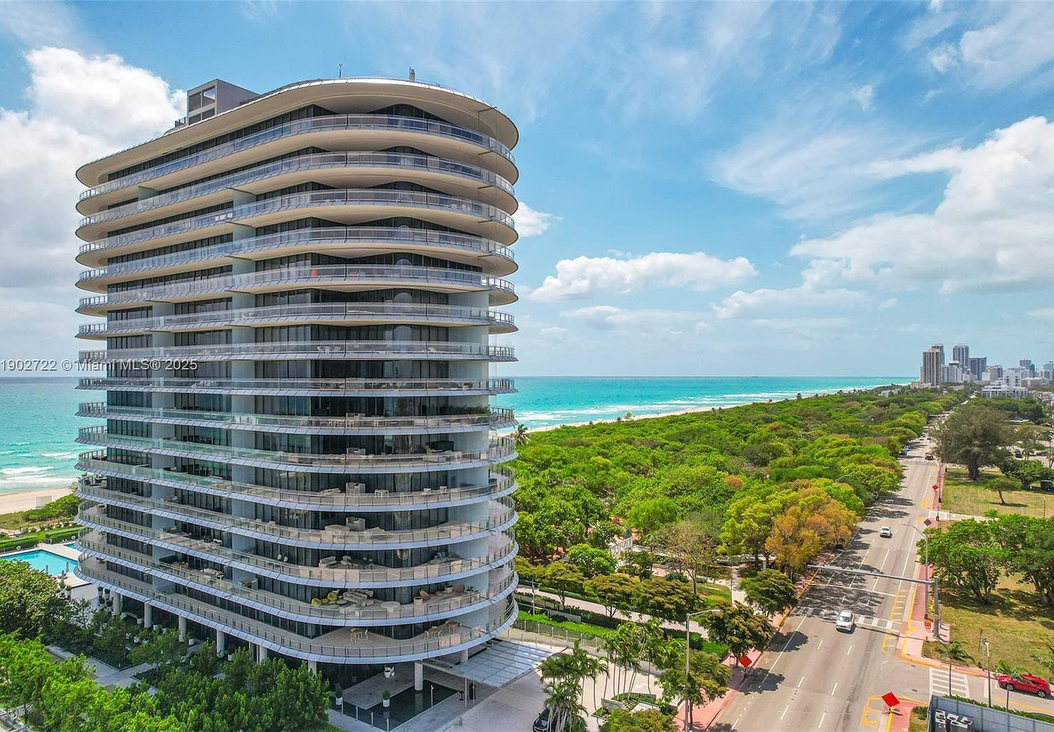 8701 Collins Ave UNIT 904 Miami Beach, FL 33154 - Thumbnail 2