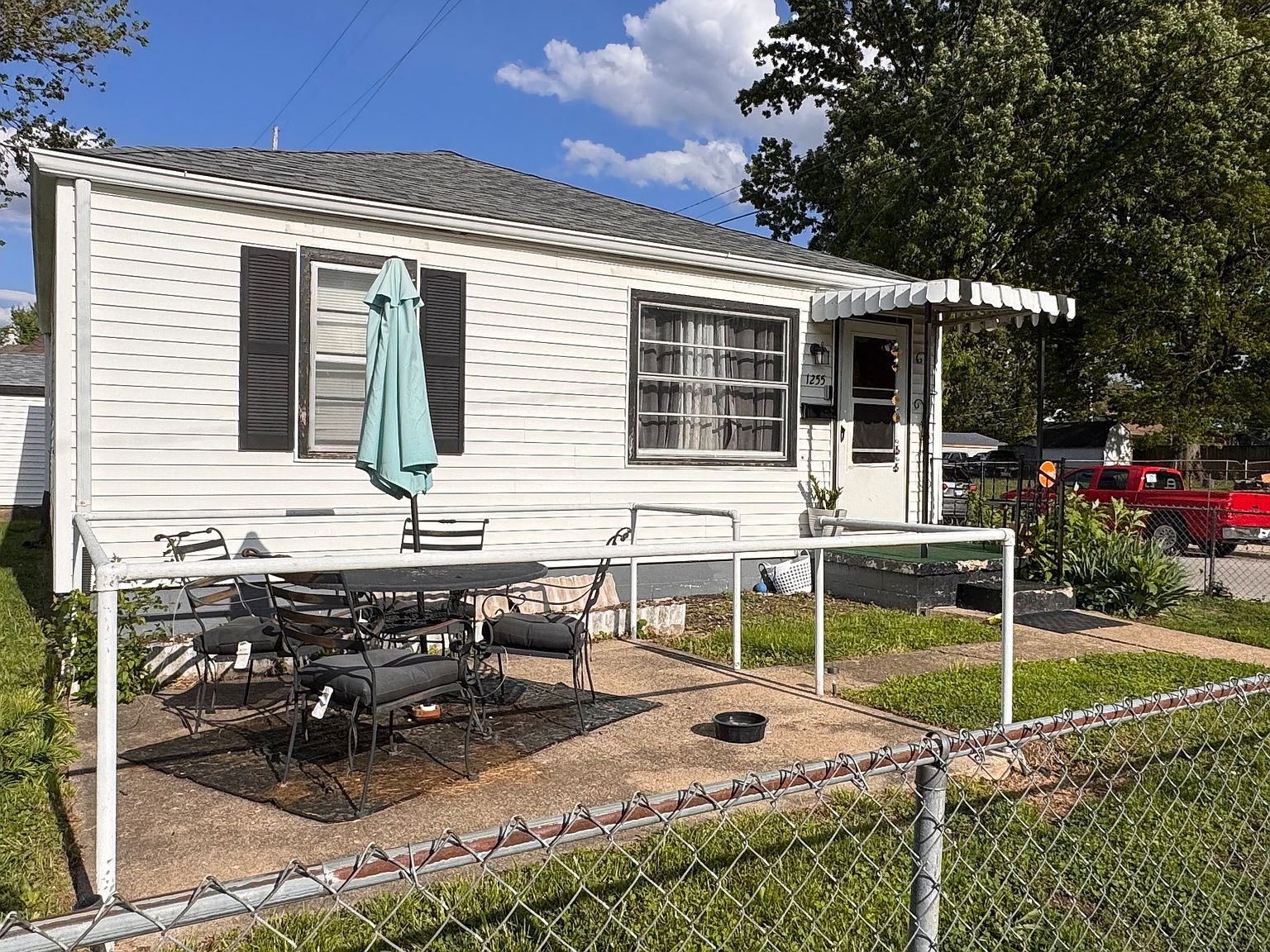 1255 Kappes St Indianapolis, IN 46221, 46221