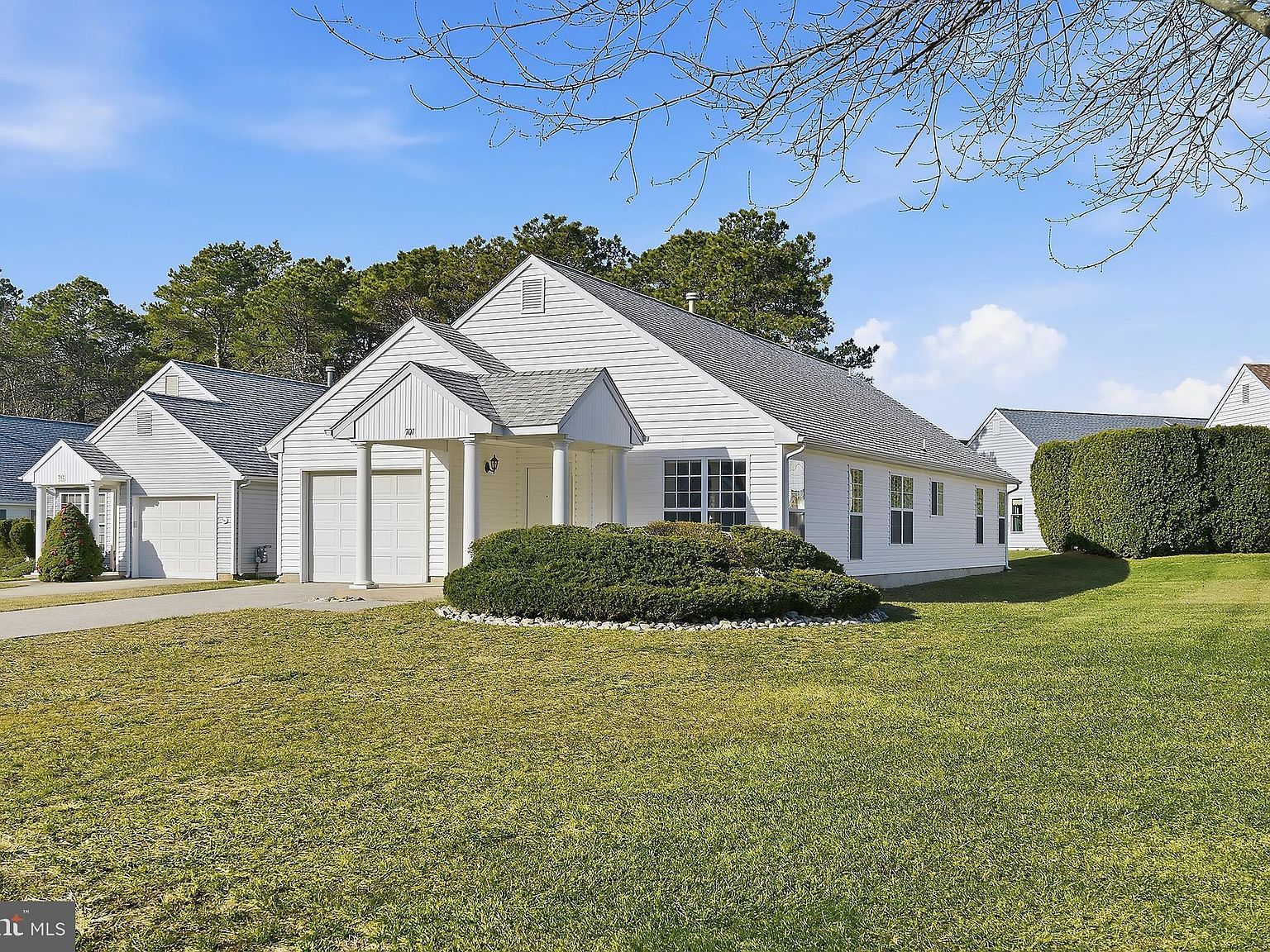 701 Flint Ct Manchester, NJ 08759 - Thumbnail 2