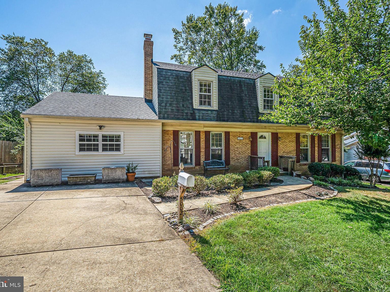 5002 Butternut Dr Rockville, MD 20853 - Thumbnail 2