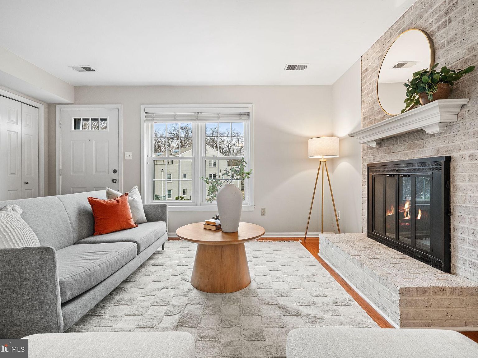 4931 7th Rd S #4931 Arlington, VA 22204 - Thumbnail 2