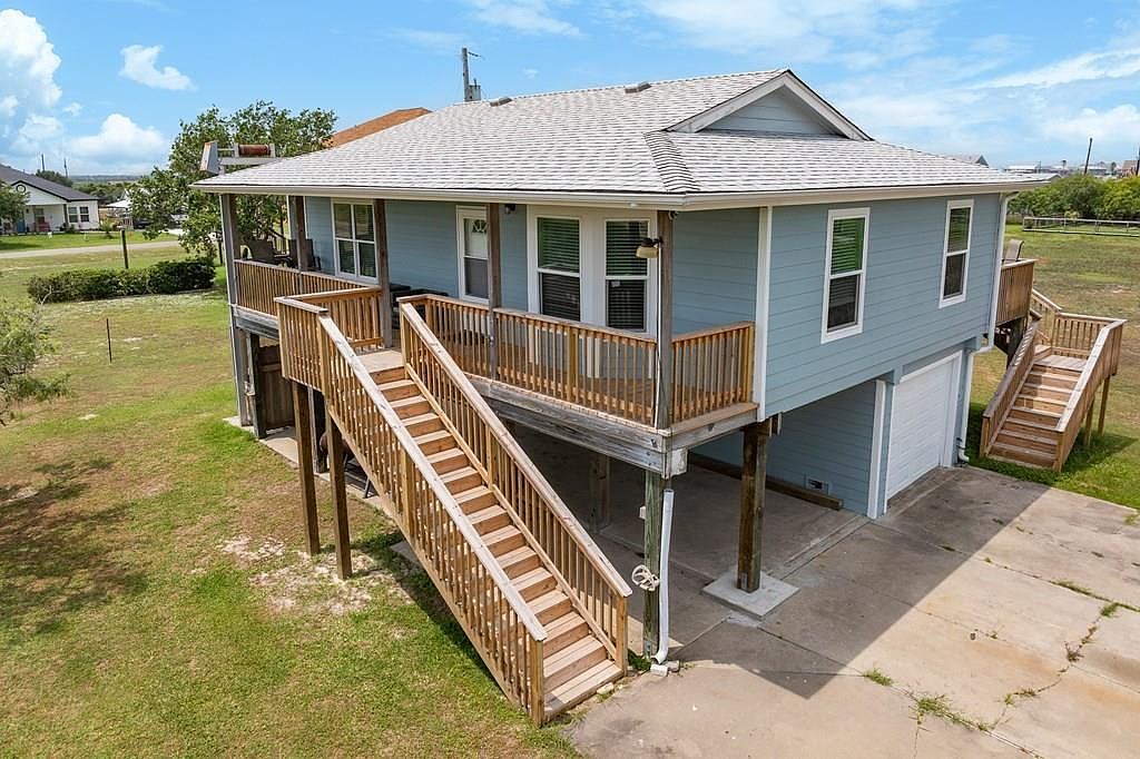 64 Castle Oak Dr Rockport, TX 78382 - Thumbnail 2