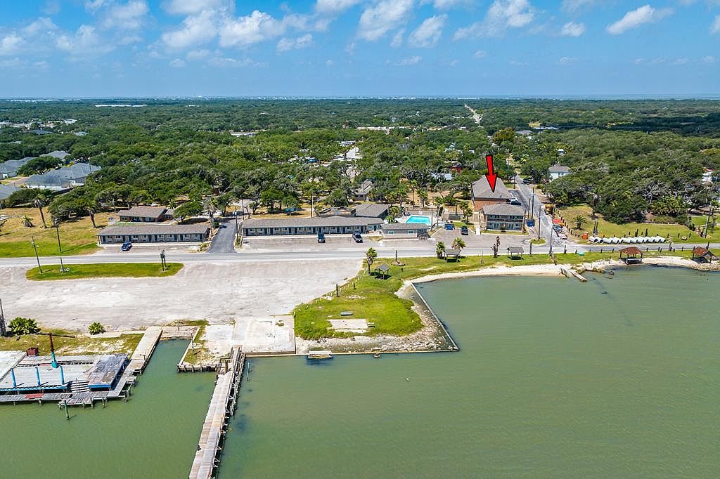 919 N Fulton Beach Rd UNIT 203 Rockport, TX 78382 - Thumbnail 2